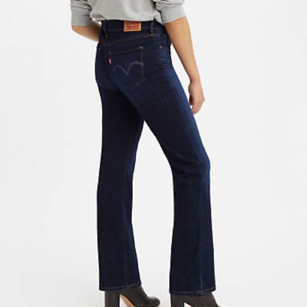 Levi’s Curvy Bootcut dark wash 29” inseam